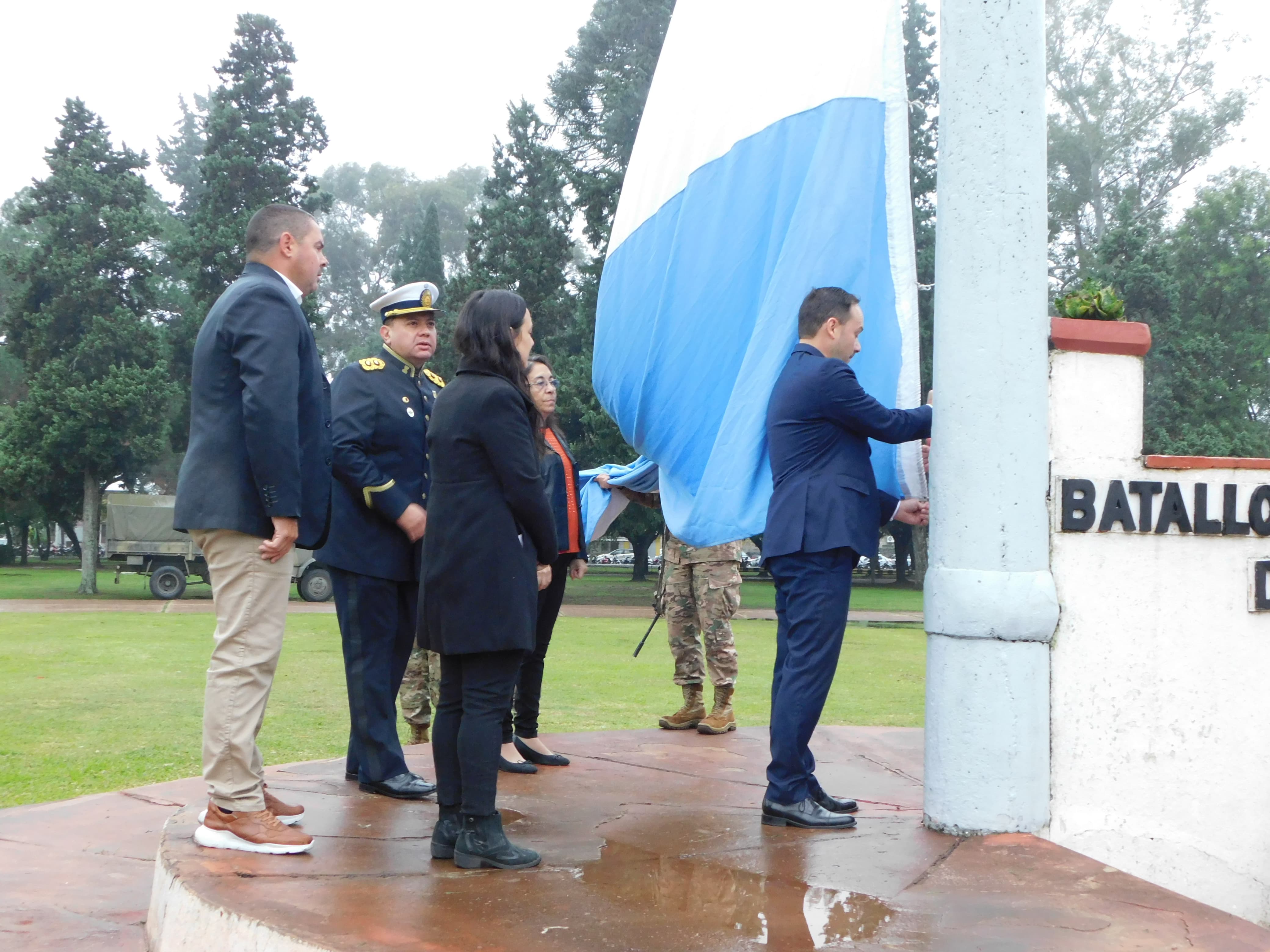 acto dia de la Patria en Batallon 2