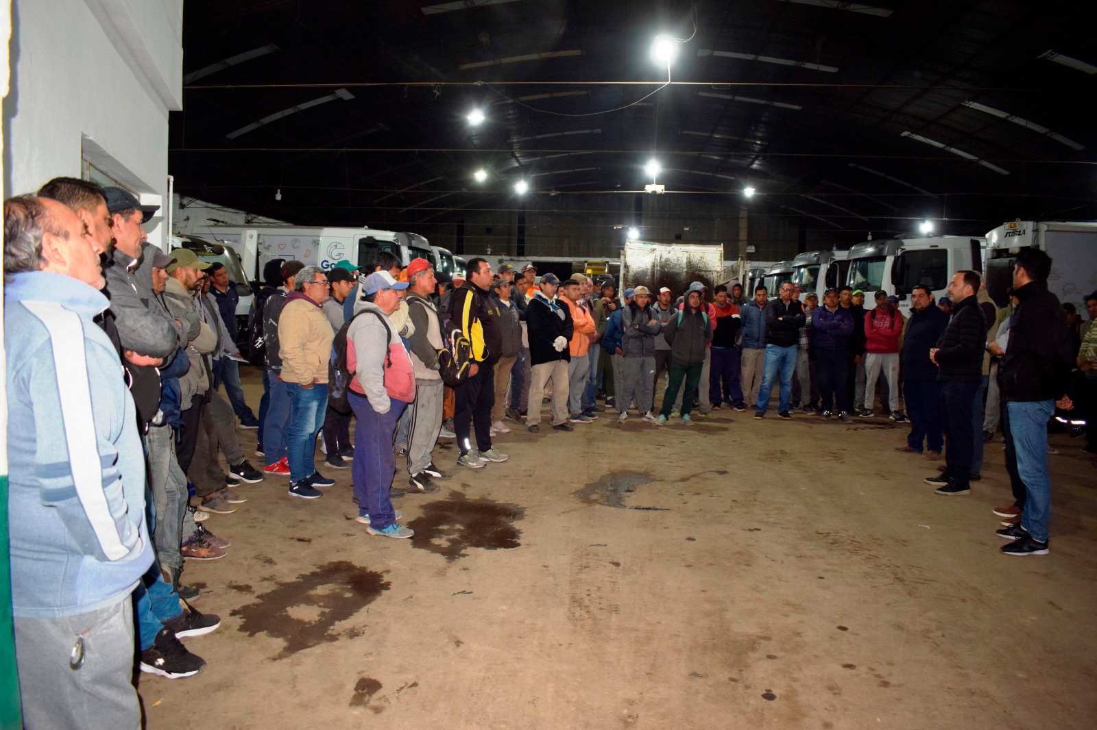 hormaechea con personal municipal de Recolección y Obras1
