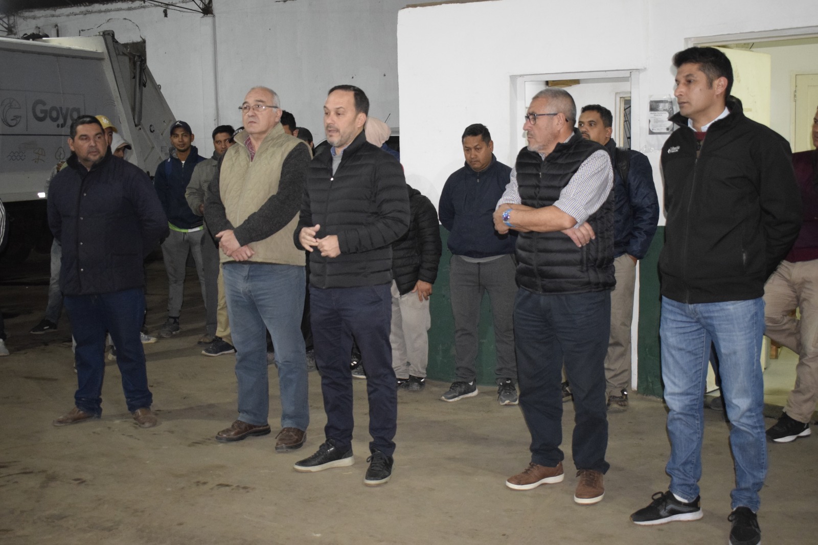 hormaechea con personal municipal de Recolección y Obras2