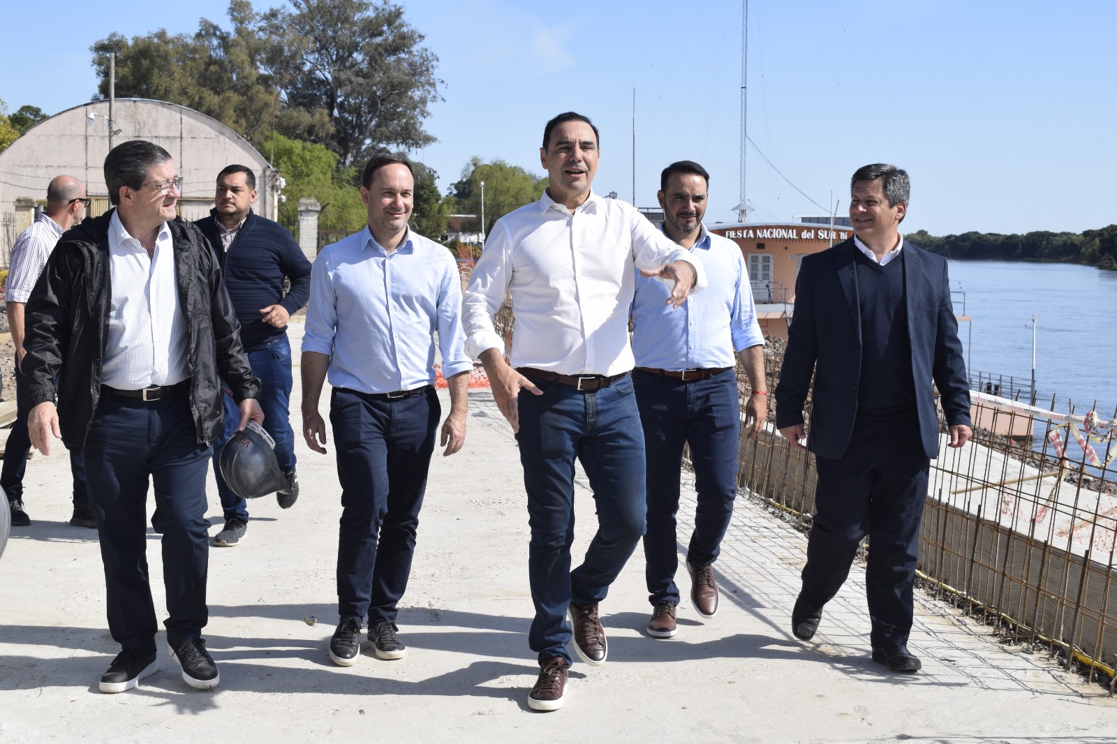recorrida del Gobernador y el Intendente obras de la costanera y calle Jose Gomez 1