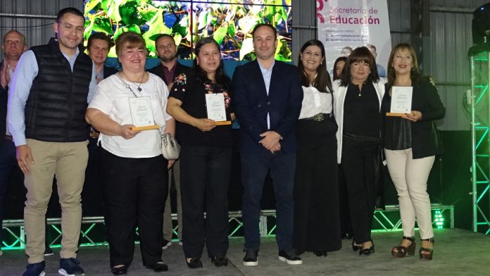 reconocimiento a docentes destacados Predio Surubi 14