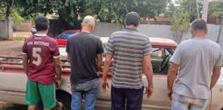 DETIENEN A CUATRO PERSONAS SOSPECHOSAS CON BOLSAS Y ARMAS BLANCA