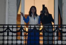 CFK HUNDE AL PEPRPONISMO EN UNA DOBLE Y PROFUNDA CRISIS