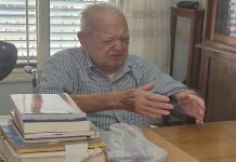 CONCEJALES ENTREGARON EL RECONOCIMIENTOAL MERITO AL DOCTOR ERNESTO WALTER GROSSE