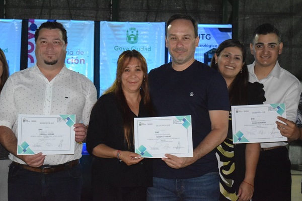 acto de colacion de Escuelas Municipales y el ITG 11