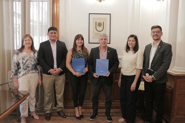 convenio coopearacion UNNE y Fundacion AGORA 2