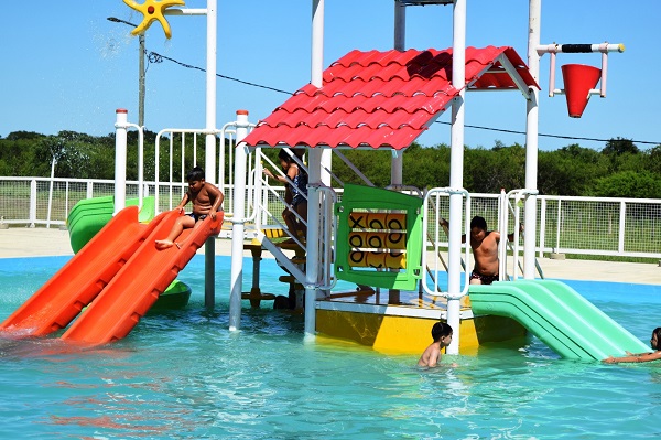 escuela de verano tallleres en los barrios 7 paseo al parque acuatico