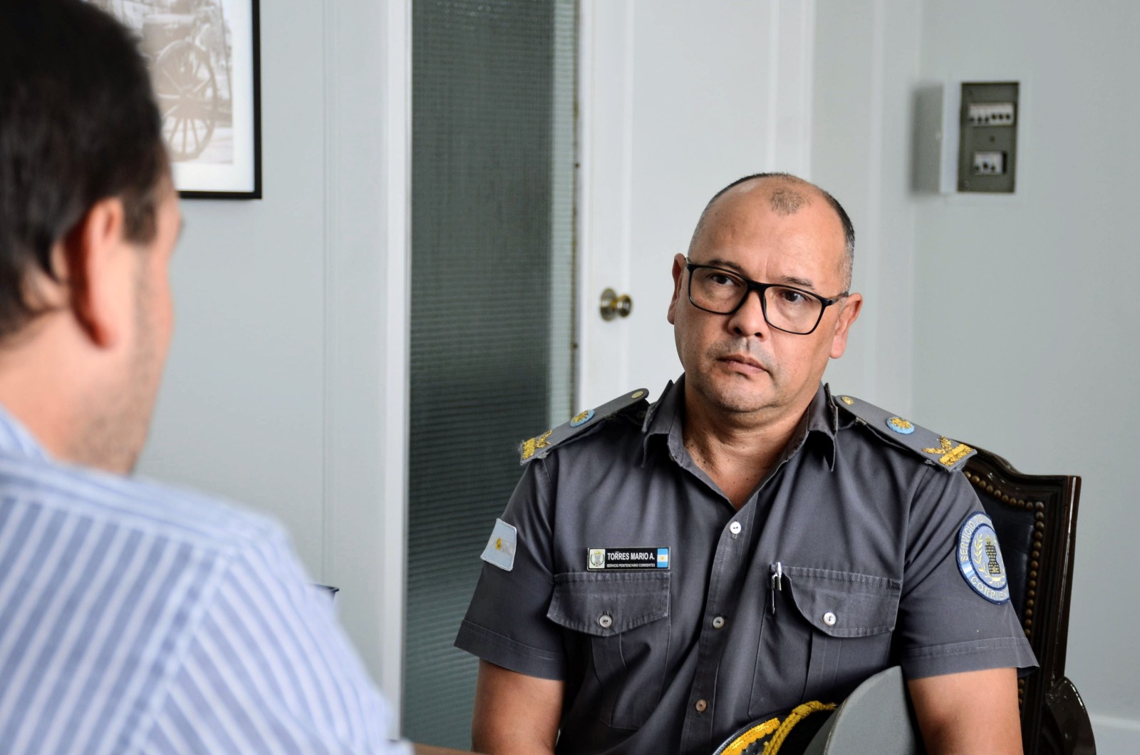 Intendente con funnciarios Unidad Penal 8 2