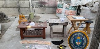 DESBARATAN UN KIOSCO DE ESTUPEFACIENTES, DETIENEN A UNA PERSONA Y SECUESTRAN OBJETOS RELACIONADOS CON LA CAUSA