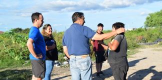 RECORRIDA EN EL BARRIO MATADERO: INTENDENTE HORMAECHEA VISITÓ EL MERENDERO Y TOMÓ CONTACTO CON LOS VECINOS