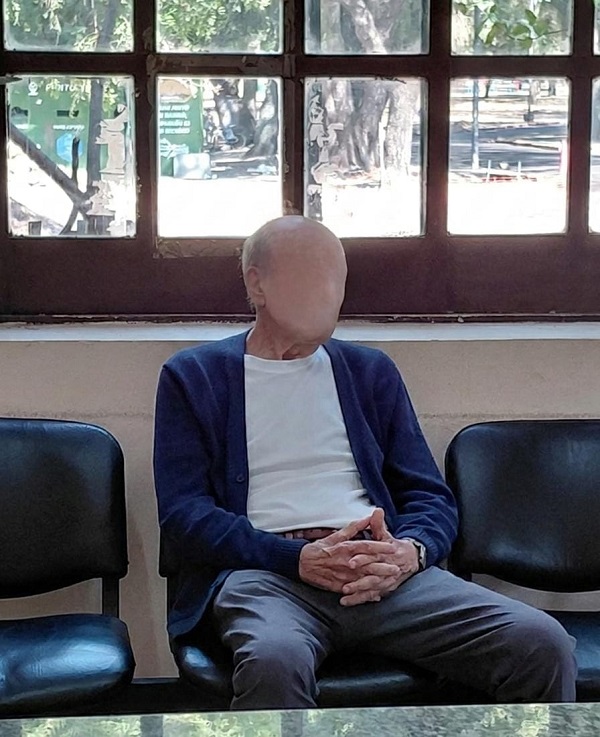 asistencia a adulto mayor ilustracion