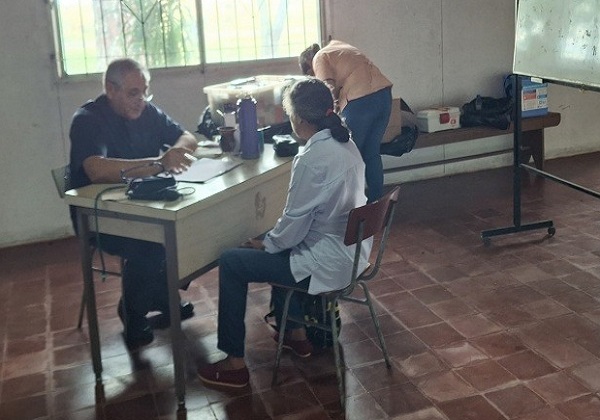 Operativo Medicoo y Asistencial en zona rural ilustracion
