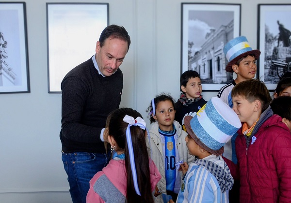 visita al Intendente de los chicos Fundacion Maria de Belen 4