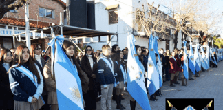LA POLICIA DE CORRIENTES RINDE HOMENAJE A NUESTRA ENSEÑA PATRIA “LA BANDERA NACIONAL”