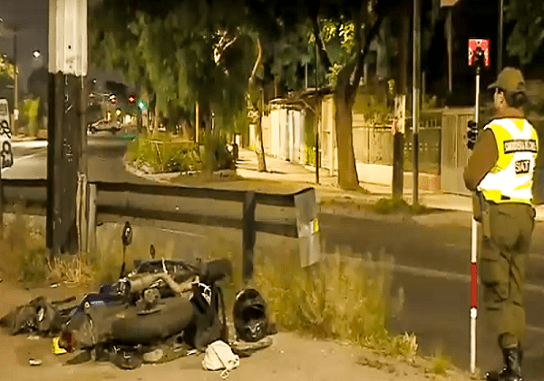 CHOCA CON SU MOTO Y MUERE
