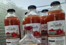 EMPRENDEDOR DE MANTILLA PRESENTÓ SU TOMATE TRITURADO EN EL MERCADO DE LA AGRICULTURA FAMILIAR