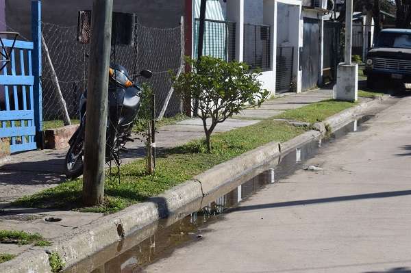 Planteo de vecinos a empresa prestataria servicio de agua y cloacas 3