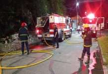 RESCATAN A DOS PERSONAS DEL INCENDIO DE UNA VIVIENDA